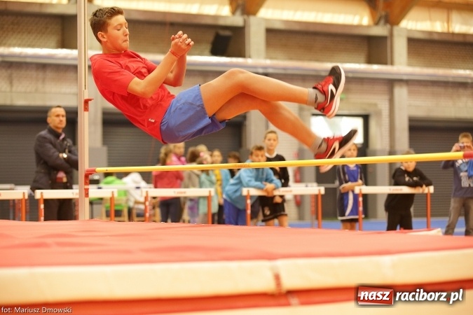 Zdjęcie w galerii na portalu naszraciborz.pl: Jesienne Międzynarodowe Halowe Mistrzostwa Powiatu Raciborskiego w Lekkiej Atletyce wiadomości z regionu