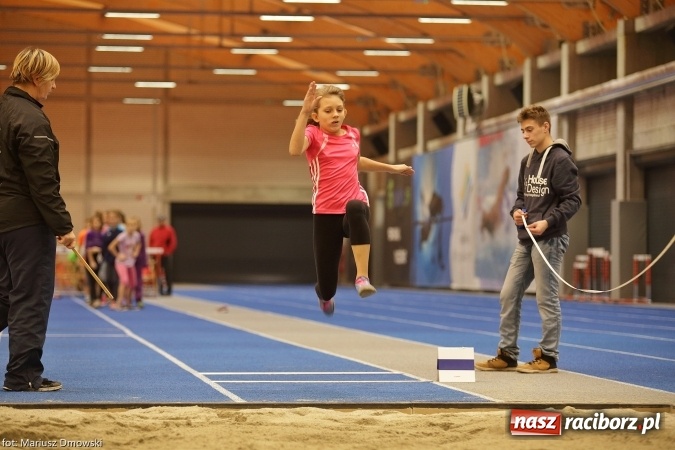 Zdjęcie w galerii na portalu naszraciborz.pl: Jesienne Międzynarodowe Halowe Mistrzostwa Powiatu Raciborskiego w Lekkiej Atletyce wiadomości z regionu