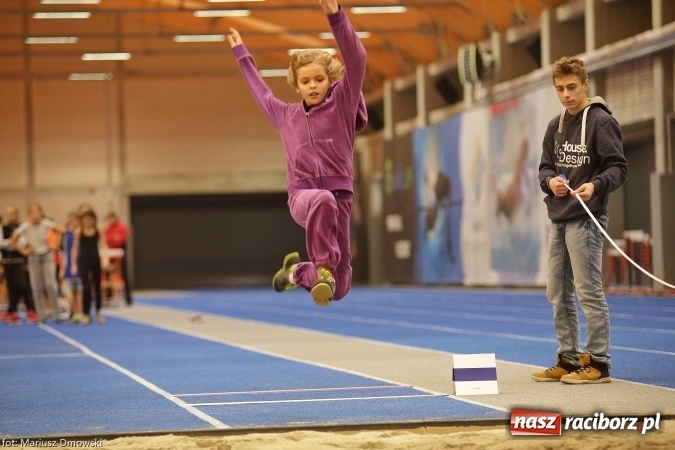 Zdjęcie w galerii na portalu naszraciborz.pl: Jesienne Międzynarodowe Halowe Mistrzostwa Powiatu Raciborskiego w Lekkiej Atletyce wiadomości z regionu