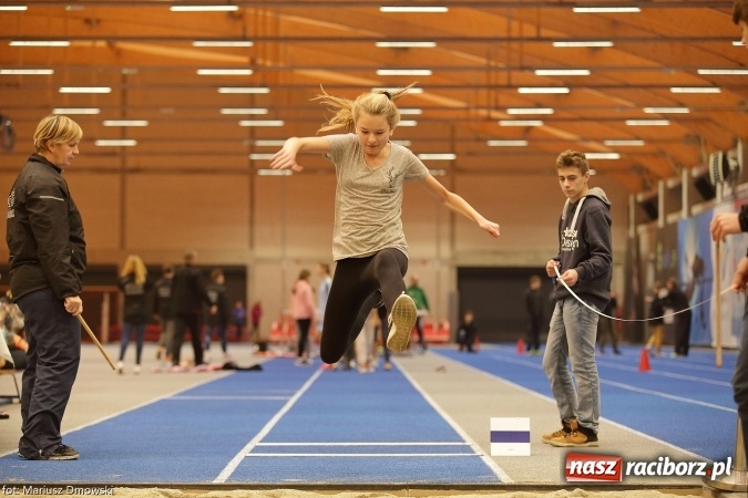 Zdjęcie w galerii na portalu naszraciborz.pl: Jesienne Międzynarodowe Halowe Mistrzostwa Powiatu Raciborskiego w Lekkiej Atletyce wiadomości z regionu