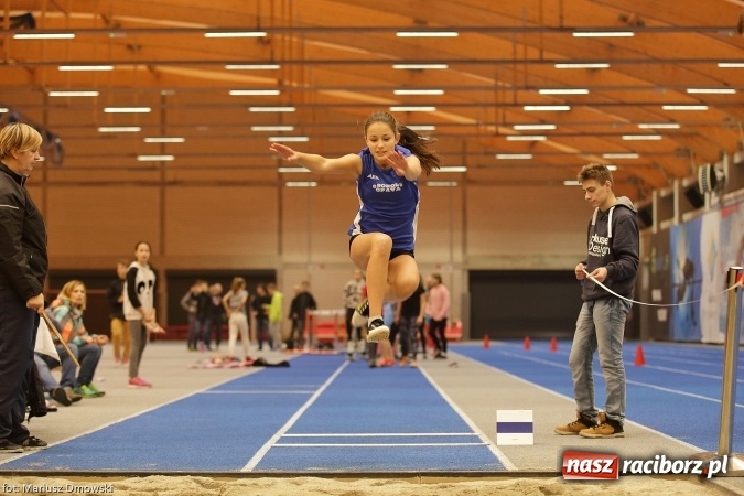 Zdjęcie w galerii na portalu naszraciborz.pl: Jesienne Międzynarodowe Halowe Mistrzostwa Powiatu Raciborskiego w Lekkiej Atletyce wiadomości z regionu