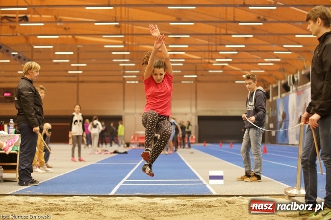 Zdjęcie w galerii na portalu naszraciborz.pl: Jesienne Międzynarodowe Halowe Mistrzostwa Powiatu Raciborskiego w Lekkiej Atletyce wiadomości z regionu