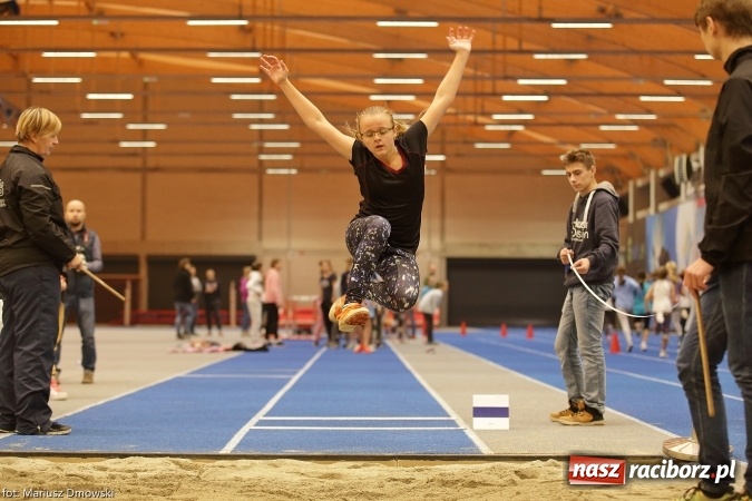 Zdjęcie w galerii na portalu naszraciborz.pl: Jesienne Międzynarodowe Halowe Mistrzostwa Powiatu Raciborskiego w Lekkiej Atletyce wiadomości z regionu