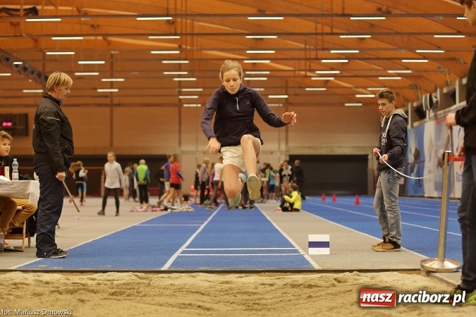 Zdjęcie w galerii na portalu naszraciborz.pl: Jesienne Międzynarodowe Halowe Mistrzostwa Powiatu Raciborskiego w Lekkiej Atletyce wiadomości z regionu