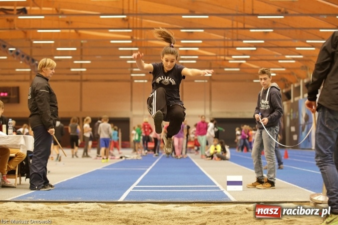 Zdjęcie w galerii na portalu naszraciborz.pl: Jesienne Międzynarodowe Halowe Mistrzostwa Powiatu Raciborskiego w Lekkiej Atletyce wiadomości z regionu