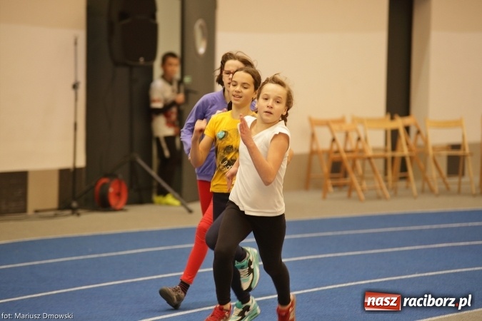 Zdjęcie w galerii na portalu naszraciborz.pl: Jesienne Międzynarodowe Halowe Mistrzostwa Powiatu Raciborskiego w Lekkiej Atletyce wiadomości z regionu