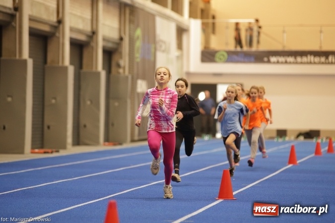Zdjęcie w galerii na portalu naszraciborz.pl: Jesienne Międzynarodowe Halowe Mistrzostwa Powiatu Raciborskiego w Lekkiej Atletyce wiadomości z regionu
