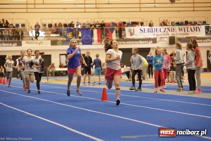 Zdjęcie w galerii na portalu naszraciborz.pl: Jesienne Międzynarodowe Halowe Mistrzostwa Powiatu Raciborskiego w Lekkiej Atletyce wiadomości z regionu