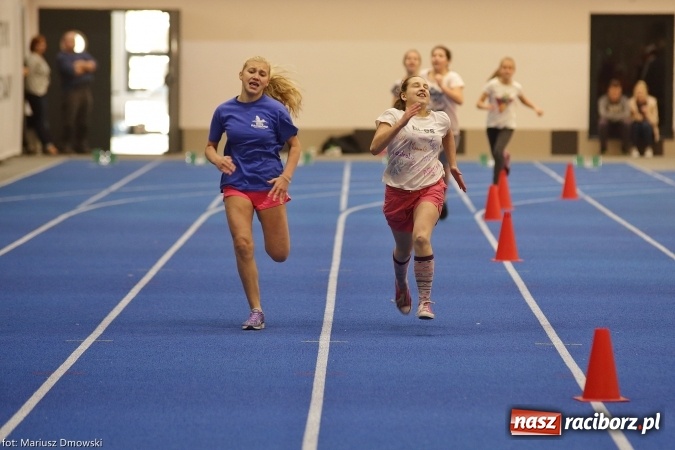 Zdjęcie w galerii na portalu naszraciborz.pl: Jesienne Międzynarodowe Halowe Mistrzostwa Powiatu Raciborskiego w Lekkiej Atletyce wiadomości z regionu