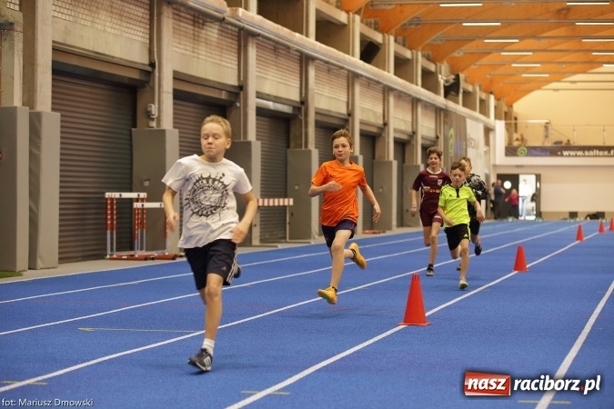 Zdjęcie w galerii na portalu naszraciborz.pl: Jesienne Międzynarodowe Halowe Mistrzostwa Powiatu Raciborskiego w Lekkiej Atletyce wiadomości z regionu