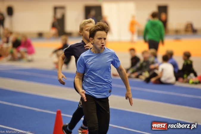 Zdjęcie w galerii na portalu naszraciborz.pl: Jesienne Międzynarodowe Halowe Mistrzostwa Powiatu Raciborskiego w Lekkiej Atletyce wiadomości z regionu
