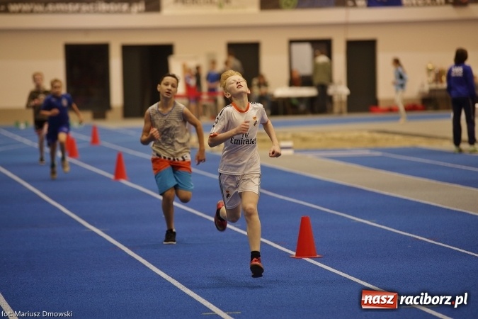 Zdjęcie w galerii na portalu naszraciborz.pl: Jesienne Międzynarodowe Halowe Mistrzostwa Powiatu Raciborskiego w Lekkiej Atletyce wiadomości z regionu