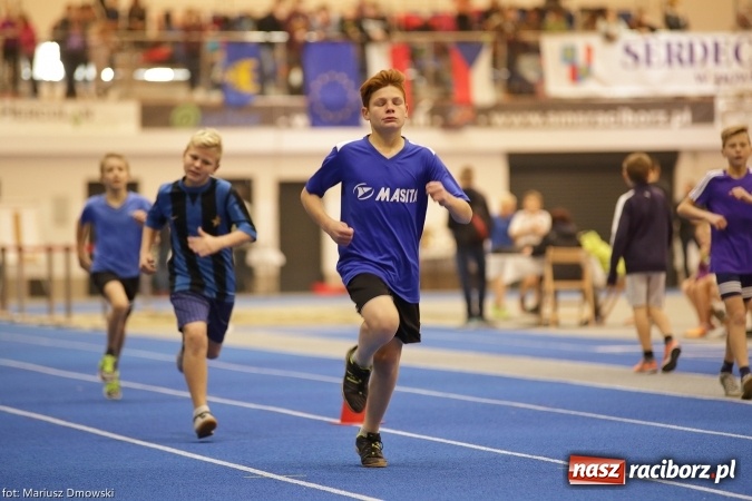 Zdjęcie w galerii na portalu naszraciborz.pl: Jesienne Międzynarodowe Halowe Mistrzostwa Powiatu Raciborskiego w Lekkiej Atletyce wiadomości z regionu