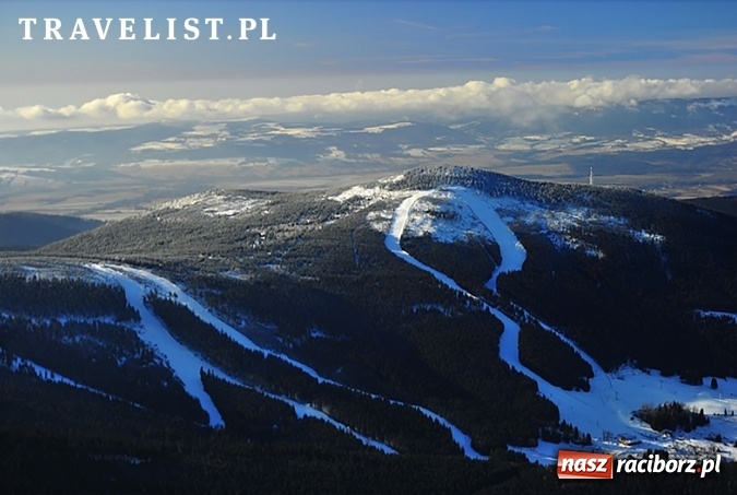 Zdjęcie w galerii na portalu naszraciborz.pl: Szykuj narty, pierwszy śnieg już za nami! TOP 10 ośrodków narciarskich wiadomości z regionu