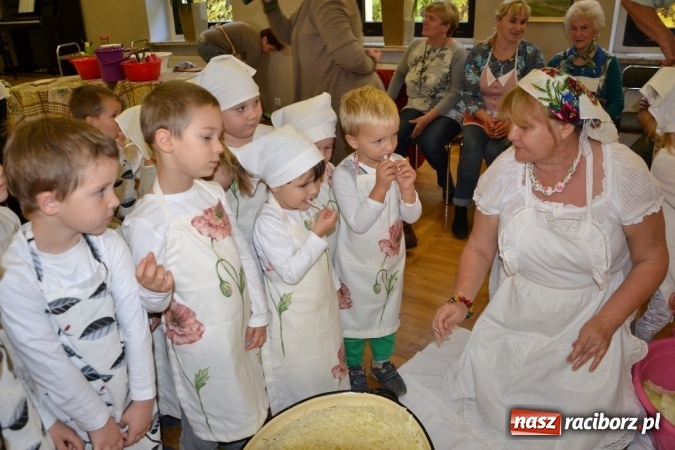 Zdjęcie w galerii na portalu naszraciborz.pl: Jesienne tworkowskie kiszynie kapusty wiadomości z regionu