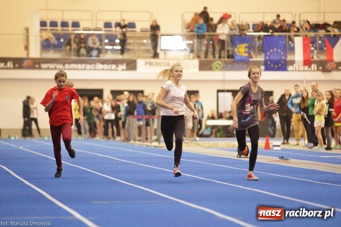 Zdjęcie w galerii na portalu naszraciborz.pl: Jesienne Międzynarodowe Halowe Mistrzostwa Powiatu Raciborskiego w Lekkiej Atletyce wiadomości z regionu