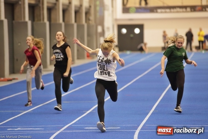 Zdjęcie w galerii na portalu naszraciborz.pl: Jesienne Międzynarodowe Halowe Mistrzostwa Powiatu Raciborskiego w Lekkiej Atletyce wiadomości z regionu