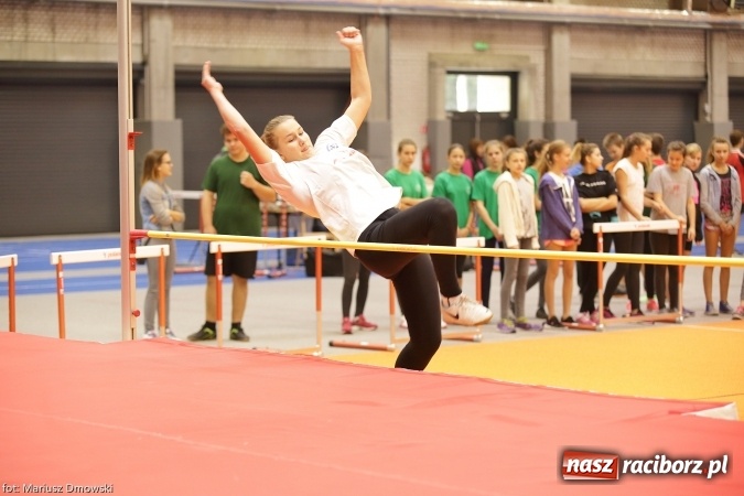 Zdjęcie w galerii na portalu naszraciborz.pl: Jesienne Międzynarodowe Halowe Mistrzostwa Powiatu Raciborskiego w Lekkiej Atletyce wiadomości z regionu