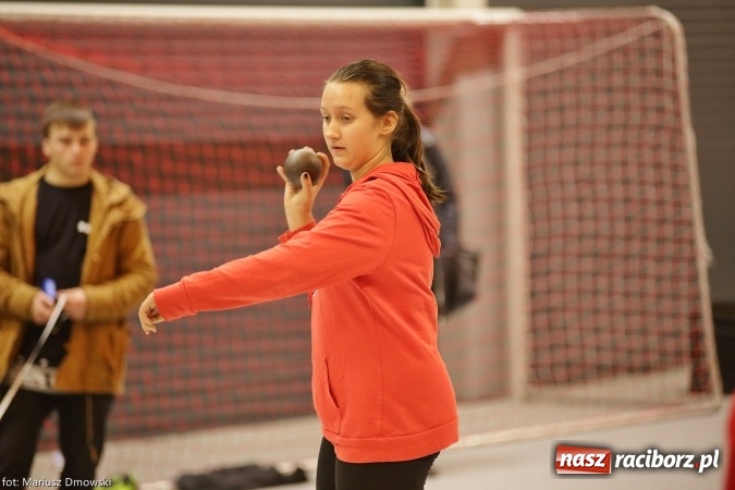 Zdjęcie w galerii na portalu naszraciborz.pl: Jesienne Międzynarodowe Halowe Mistrzostwa Powiatu Raciborskiego w Lekkiej Atletyce wiadomości z regionu