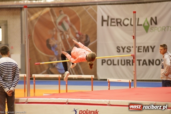 Zdjęcie w galerii na portalu naszraciborz.pl: Jesienne Międzynarodowe Halowe Mistrzostwa Powiatu Raciborskiego w Lekkiej Atletyce wiadomości z regionu