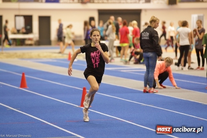 Zdjęcie w galerii na portalu naszraciborz.pl: Jesienne Międzynarodowe Halowe Mistrzostwa Powiatu Raciborskiego w Lekkiej Atletyce wiadomości z regionu