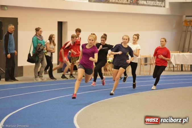 Zdjęcie w galerii na portalu naszraciborz.pl: Jesienne Międzynarodowe Halowe Mistrzostwa Powiatu Raciborskiego w Lekkiej Atletyce wiadomości z regionu