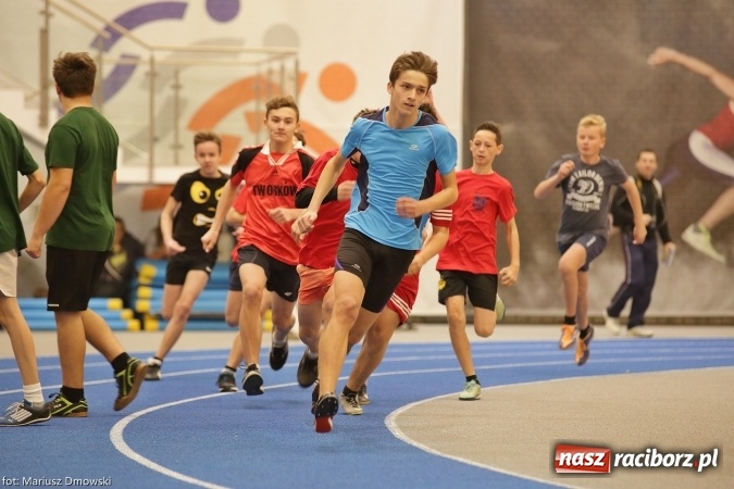 Zdjęcie w galerii na portalu naszraciborz.pl: Jesienne Międzynarodowe Halowe Mistrzostwa Powiatu Raciborskiego w Lekkiej Atletyce wiadomości z regionu