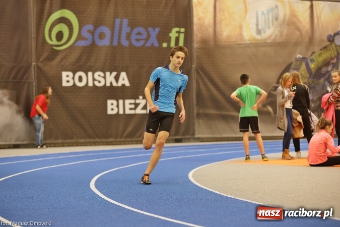 Zdjęcie w galerii na portalu naszraciborz.pl: Jesienne Międzynarodowe Halowe Mistrzostwa Powiatu Raciborskiego w Lekkiej Atletyce wiadomości z regionu