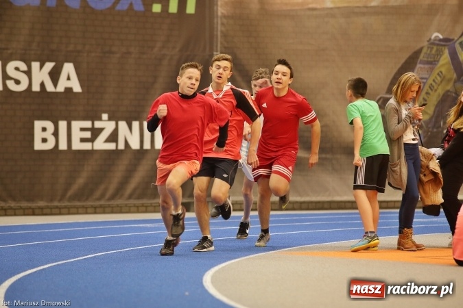 Zdjęcie w galerii na portalu naszraciborz.pl: Jesienne Międzynarodowe Halowe Mistrzostwa Powiatu Raciborskiego w Lekkiej Atletyce wiadomości z regionu
