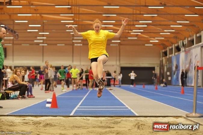 Zdjęcie w galerii na portalu naszraciborz.pl: Jesienne Międzynarodowe Halowe Mistrzostwa Powiatu Raciborskiego w Lekkiej Atletyce wiadomości z regionu