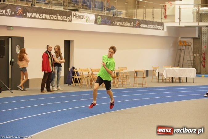 Zdjęcie w galerii na portalu naszraciborz.pl: Jesienne Międzynarodowe Halowe Mistrzostwa Powiatu Raciborskiego w Lekkiej Atletyce wiadomości z regionu