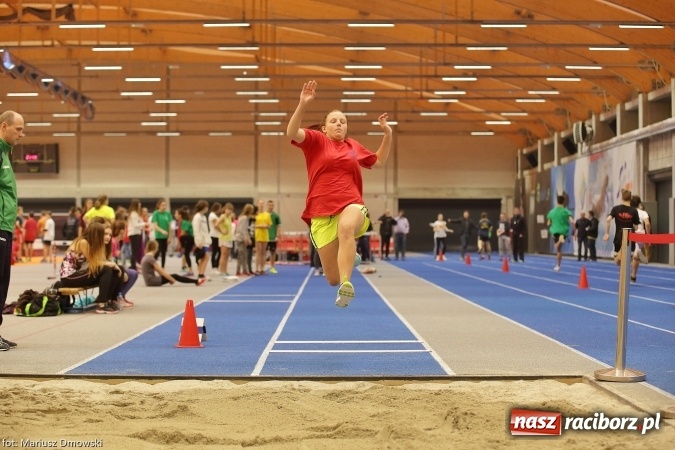 Zdjęcie w galerii na portalu naszraciborz.pl: Jesienne Międzynarodowe Halowe Mistrzostwa Powiatu Raciborskiego w Lekkiej Atletyce wiadomości z regionu