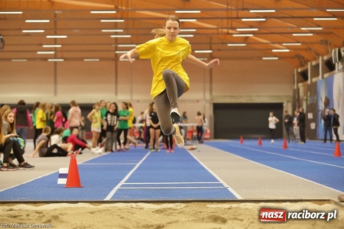 Zdjęcie w galerii na portalu naszraciborz.pl: Jesienne Międzynarodowe Halowe Mistrzostwa Powiatu Raciborskiego w Lekkiej Atletyce wiadomości z regionu