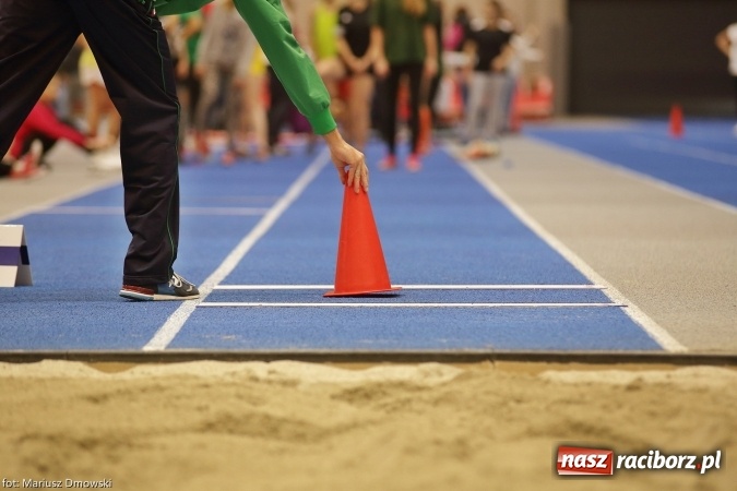 Zdjęcie w galerii na portalu naszraciborz.pl: Jesienne Międzynarodowe Halowe Mistrzostwa Powiatu Raciborskiego w Lekkiej Atletyce wiadomości z regionu