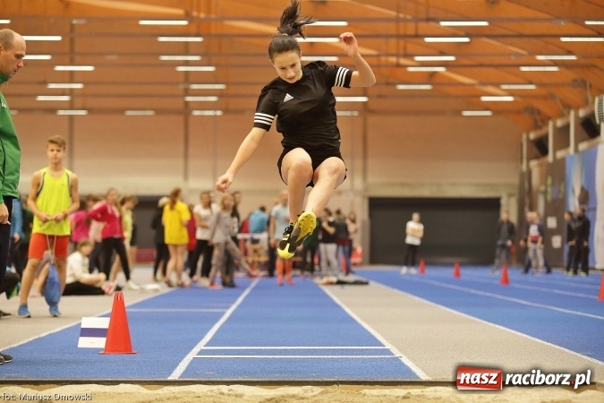 Zdjęcie w galerii na portalu naszraciborz.pl: Jesienne Międzynarodowe Halowe Mistrzostwa Powiatu Raciborskiego w Lekkiej Atletyce wiadomości z regionu