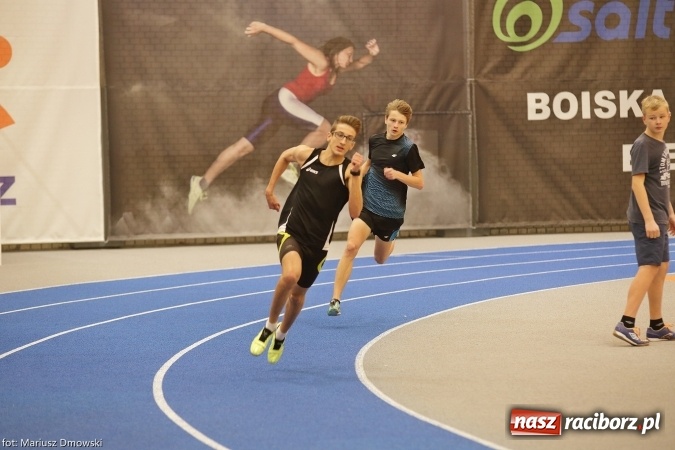 Zdjęcie w galerii na portalu naszraciborz.pl: Jesienne Międzynarodowe Halowe Mistrzostwa Powiatu Raciborskiego w Lekkiej Atletyce wiadomości z regionu