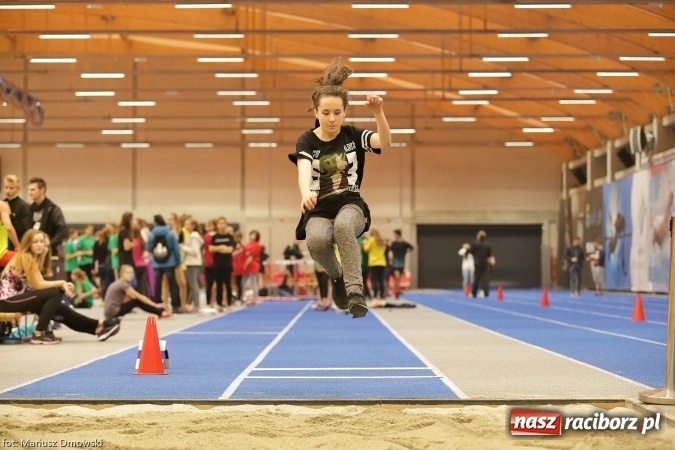 Zdjęcie w galerii na portalu naszraciborz.pl: Jesienne Międzynarodowe Halowe Mistrzostwa Powiatu Raciborskiego w Lekkiej Atletyce wiadomości z regionu