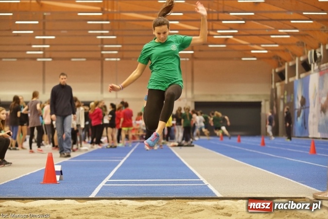 Zdjęcie w galerii na portalu naszraciborz.pl: Jesienne Międzynarodowe Halowe Mistrzostwa Powiatu Raciborskiego w Lekkiej Atletyce wiadomości z regionu