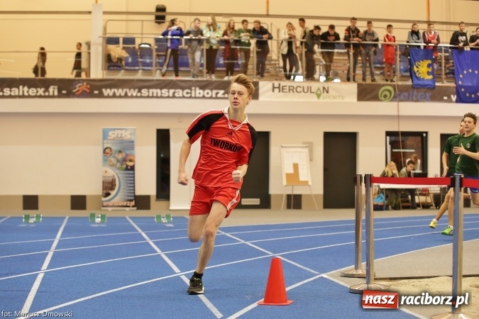 Zdjęcie w galerii na portalu naszraciborz.pl: Jesienne Międzynarodowe Halowe Mistrzostwa Powiatu Raciborskiego w Lekkiej Atletyce wiadomości z regionu