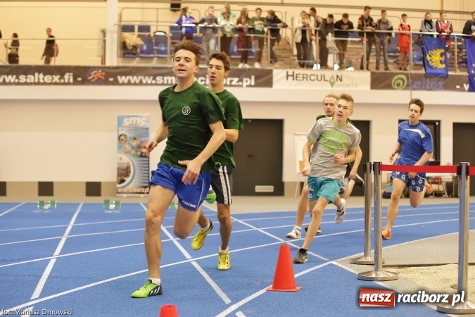Zdjęcie w galerii na portalu naszraciborz.pl: Jesienne Międzynarodowe Halowe Mistrzostwa Powiatu Raciborskiego w Lekkiej Atletyce wiadomości z regionu