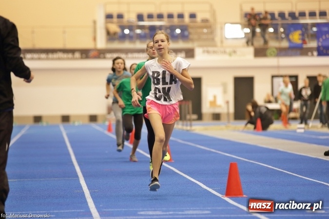 Zdjęcie w galerii na portalu naszraciborz.pl: Jesienne Międzynarodowe Halowe Mistrzostwa Powiatu Raciborskiego w Lekkiej Atletyce wiadomości z regionu