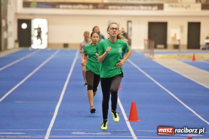 Zdjęcie w galerii na portalu naszraciborz.pl: Jesienne Międzynarodowe Halowe Mistrzostwa Powiatu Raciborskiego w Lekkiej Atletyce wiadomości z regionu