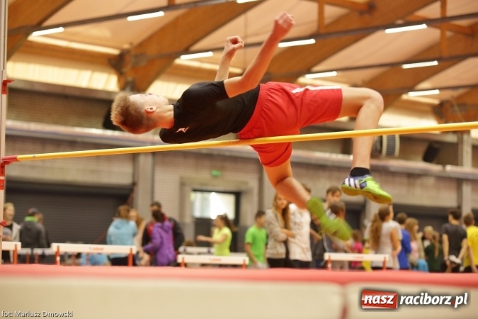 Zdjęcie w galerii na portalu naszraciborz.pl: Jesienne Międzynarodowe Halowe Mistrzostwa Powiatu Raciborskiego w Lekkiej Atletyce wiadomości z regionu