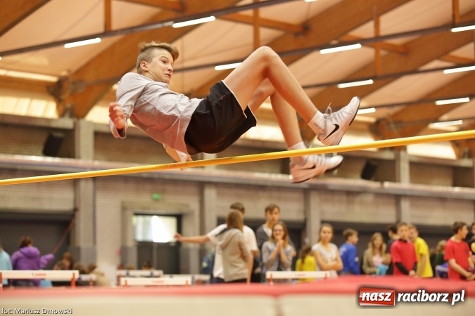 Zdjęcie w galerii na portalu naszraciborz.pl: Jesienne Międzynarodowe Halowe Mistrzostwa Powiatu Raciborskiego w Lekkiej Atletyce wiadomości z regionu