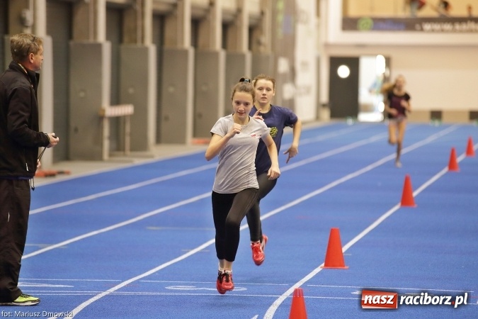 Zdjęcie w galerii na portalu naszraciborz.pl: Jesienne Międzynarodowe Halowe Mistrzostwa Powiatu Raciborskiego w Lekkiej Atletyce wiadomości z regionu
