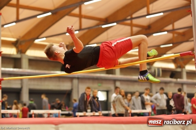 Zdjęcie w galerii na portalu naszraciborz.pl: Jesienne Międzynarodowe Halowe Mistrzostwa Powiatu Raciborskiego w Lekkiej Atletyce wiadomości z regionu