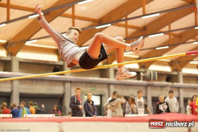 Zdjęcie w galerii na portalu naszraciborz.pl: Jesienne Międzynarodowe Halowe Mistrzostwa Powiatu Raciborskiego w Lekkiej Atletyce wiadomości z regionu