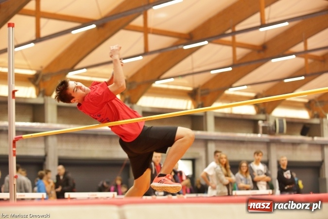 Zdjęcie w galerii na portalu naszraciborz.pl: Jesienne Międzynarodowe Halowe Mistrzostwa Powiatu Raciborskiego w Lekkiej Atletyce wiadomości z regionu