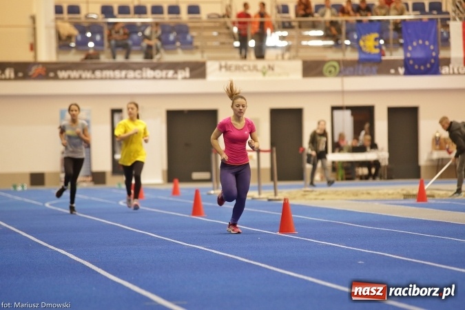 Zdjęcie w galerii na portalu naszraciborz.pl: Jesienne Międzynarodowe Halowe Mistrzostwa Powiatu Raciborskiego w Lekkiej Atletyce wiadomości z regionu