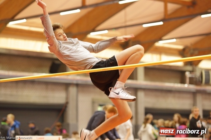 Zdjęcie w galerii na portalu naszraciborz.pl: Jesienne Międzynarodowe Halowe Mistrzostwa Powiatu Raciborskiego w Lekkiej Atletyce wiadomości z regionu